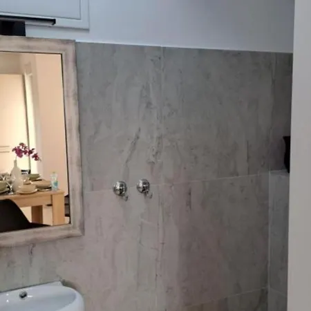 Elegant Ilma With Pool