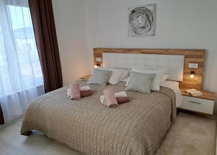 Villa Elegant Ilma With Pool