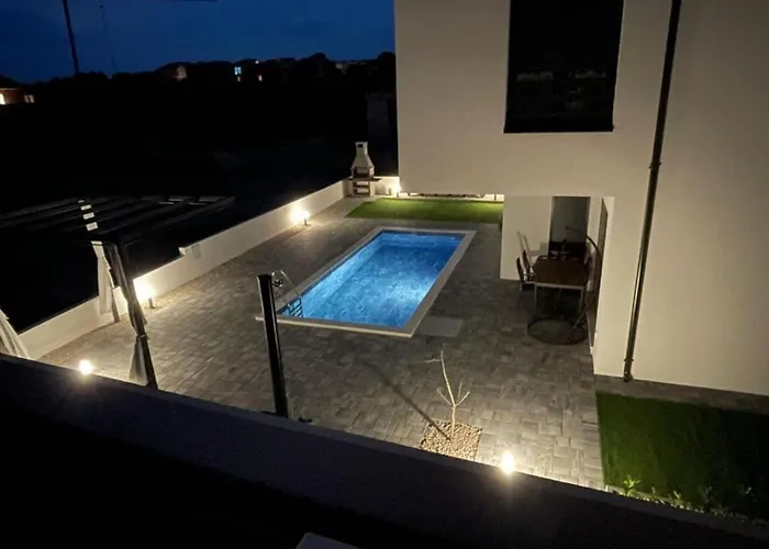 Elegant Ilma With Pool Vodice